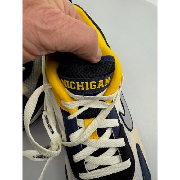 NEW Nike Michigan Wolverines 2024 Air Max Solo Shoes FZ4835-001 Mens Size 9.5 - Picture 6 of 12